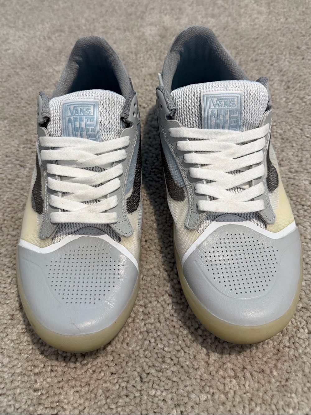 Vans EVDNT in Light Gray